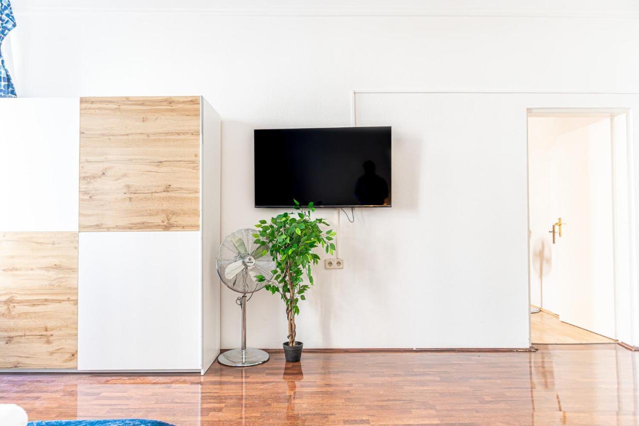 Elegant Haven: Stylish And Spacious 3br Appartement *