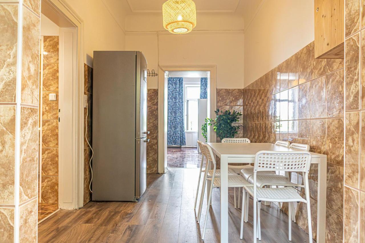 Elegant Haven: Stylish And Spacious 3br Appartement Vienne